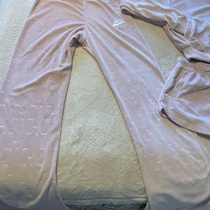 Nike Air Velour Mid-Rise set